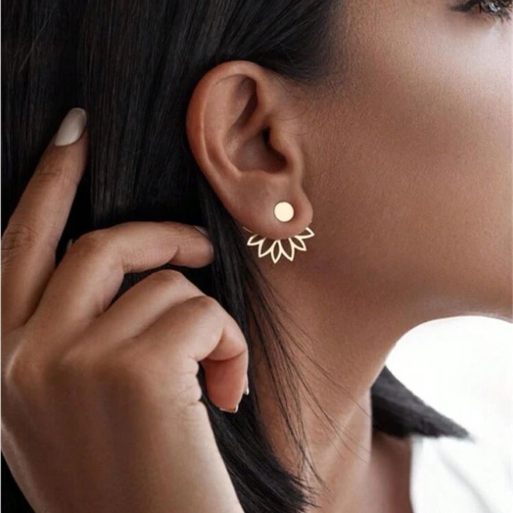 Gold lotus stud earrings S391